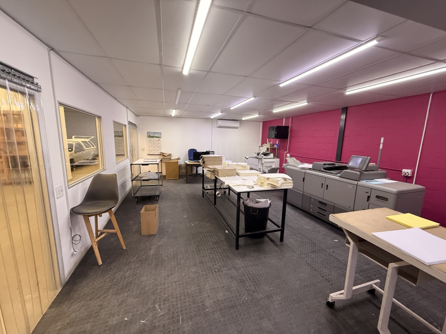 To Let Commercial Property for Rent in Rivergate Western Cape